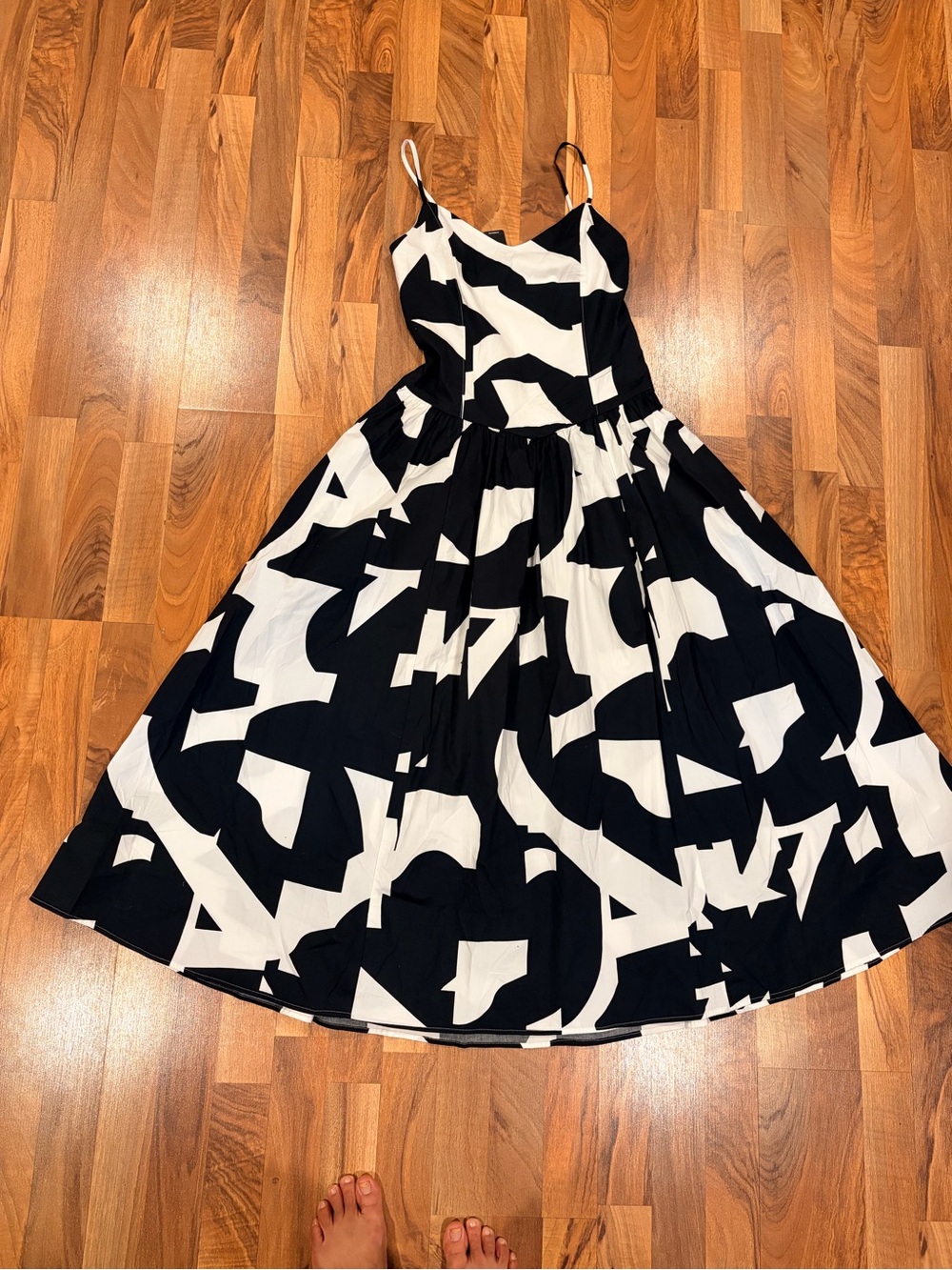 Express Black & White Sleeveless Maxi Dress - Picture 5 of 13